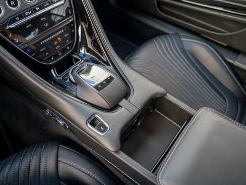 Used 2021 Aston Martin DB11 V8 image 23