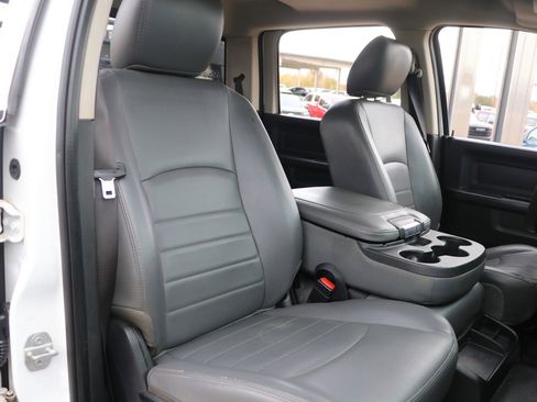 Used 2015 RAM 5500 Tradesman w/ Cold Weather Group image 32