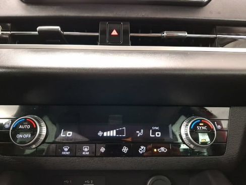Used 2023 Mitsubishi Outlander SE FWD image 26