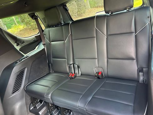 Used 2023 Cadillac Escalade Premium Luxury AWD/4WD image 44