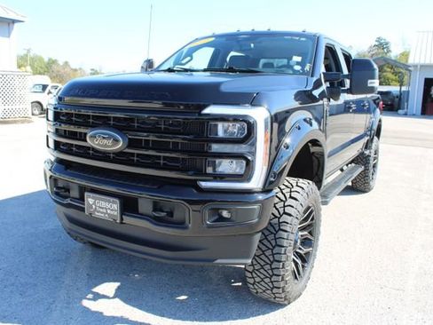 Used 2024 Ford F250 Lariat w/ Black Appearance Package image 3