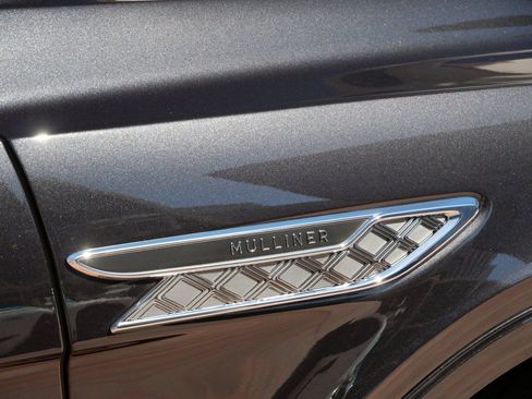 New 2025 Bentley Bentayga Extended Wheelbase image 7