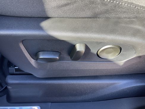 New 2026 GMC Sierra 1500 SLE image 18