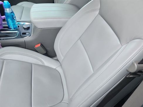 Used 2020 Chevrolet Traverse LT w/ LT Premium Package image 9