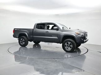 Used 2016 Toyota Tacoma TRD Sport video 3