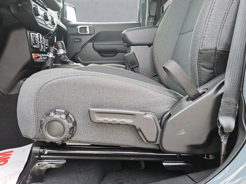 New 2026 Jeep Gladiator Rubicon w/ Steel Power Dome Hood Package AWD/4WD image 16