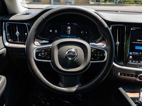 Used 2025 Volvo V60 B5 Cross Country Plus AWD/4WD image 13