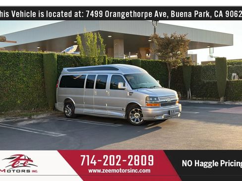 Used 2015 Chevrolet Express 2500 Extended Van 3D image 2