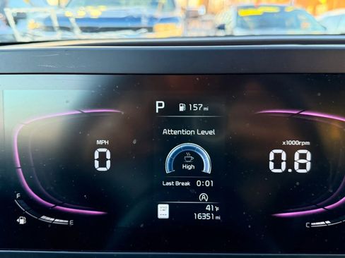 Used 2025 Kia Sportage LX image 21