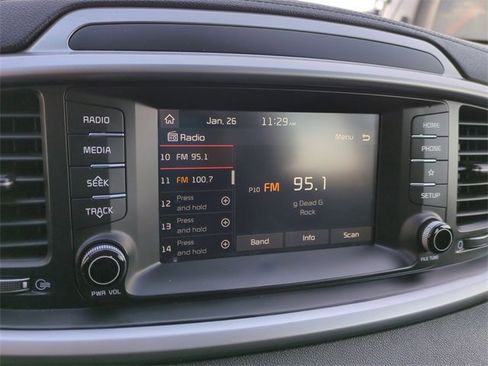 Used 2019 Kia Sorento LX image 14