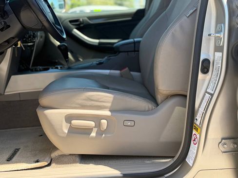 Used 2004 Toyota 4Runner Limited AWD/4WD image 56