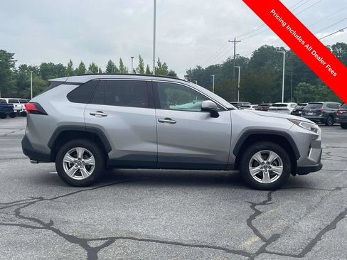 Used 2020 Toyota RAV4 XLE AWD/4WD image 6