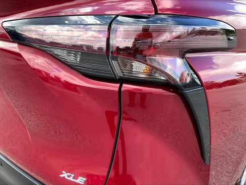 Used 2025 Toyota Sienna XLE w/ XLE Plus Package image 30