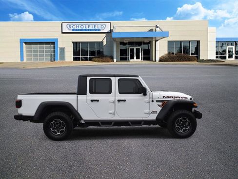 Used 2021 Jeep Gladiator Mojave image 2