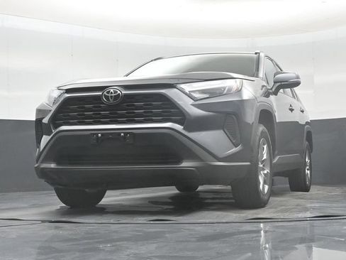 Used 2025 Toyota RAV4 XLE AWD/4WD image 51
