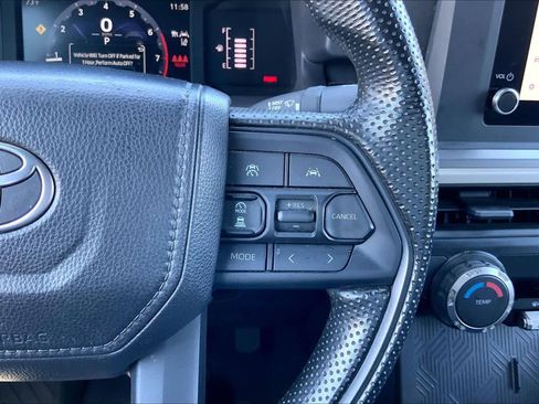 Used 2025 Toyota Tacoma SR5 AWD/4WD image 23
