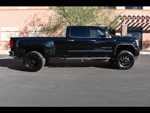 Used 2018 GMC Sierra 3500 Denali image 1