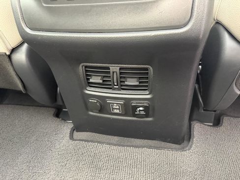 Used 2021 Nissan Titan SL w/ Moonroof Package AWD/4WD image 13