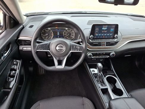 Used 2023 Nissan Altima 2.5 SV image 11