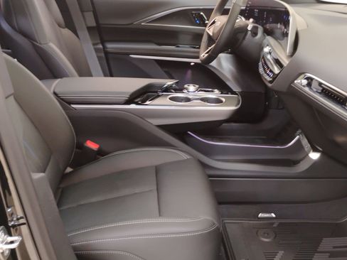 New 2025 Cadillac Lyriq Sport image 19