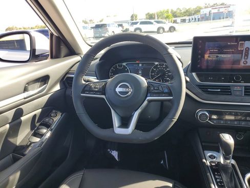 New 2025 Nissan Altima 2.5 SL FWD image 8