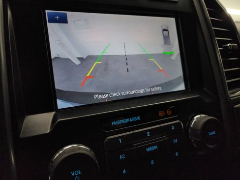 Used 2022 Ford F350 XLT w/ XLT Premium Package image 16