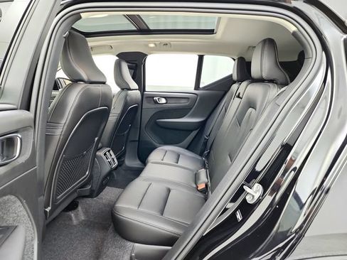 New 2026 Volvo XC40 B5 Ultra w/ Climate Package AWD/4WD image 28