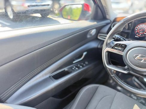 Used 2023 Hyundai Elantra SEL w/ Convenience Package FWD image 20