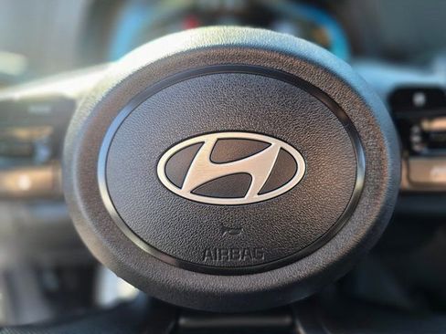 Certified 2025 Hyundai Elantra Sport image 21