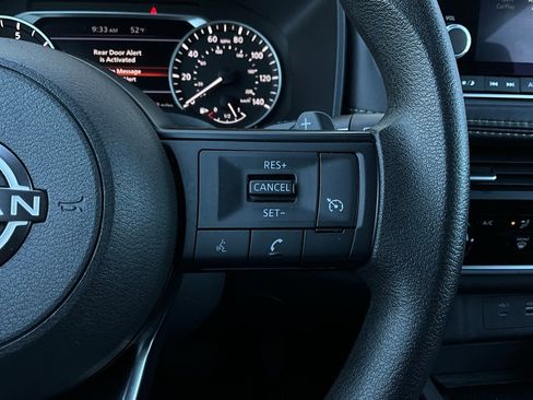 Used 2023 Nissan Rogue S image 32