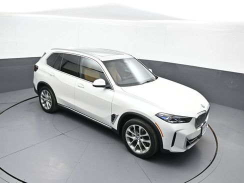 Used 2024 BMW X5 xDrive40i w/ Premium Package AWD/4WD image 39