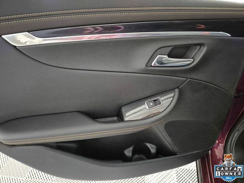 Used 2017 Chevrolet Impala LT w/ Convenience Package image 24