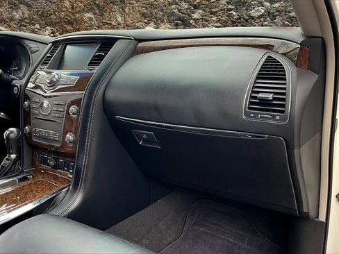 Used 2017 INFINITI QX80 4WD image 16