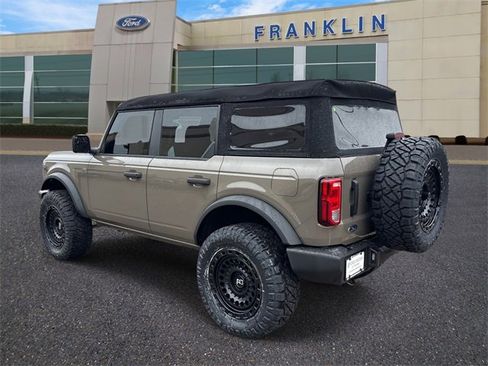 New 2025 Ford Bronco 4-Door image 5