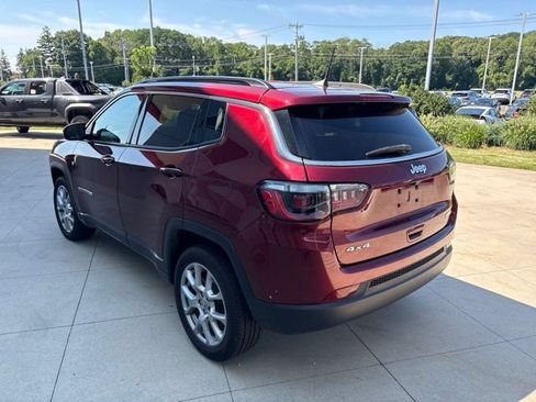 Used 2022 Jeep Compass Latitude AWD/4WD image 5