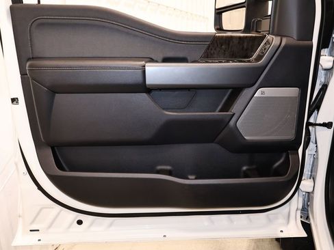 Certified 2025 Ford F350 Lariat w/ Lariat Ultimate Package image 11