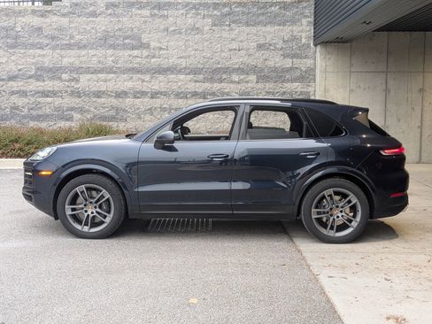 Used 2026 Porsche Cayenne AWD/4WD image 2
