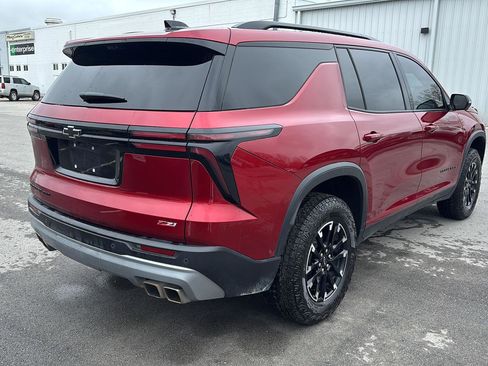 Used 2024 Chevrolet Traverse Z71 w/ Enhanced Driving Package image 5