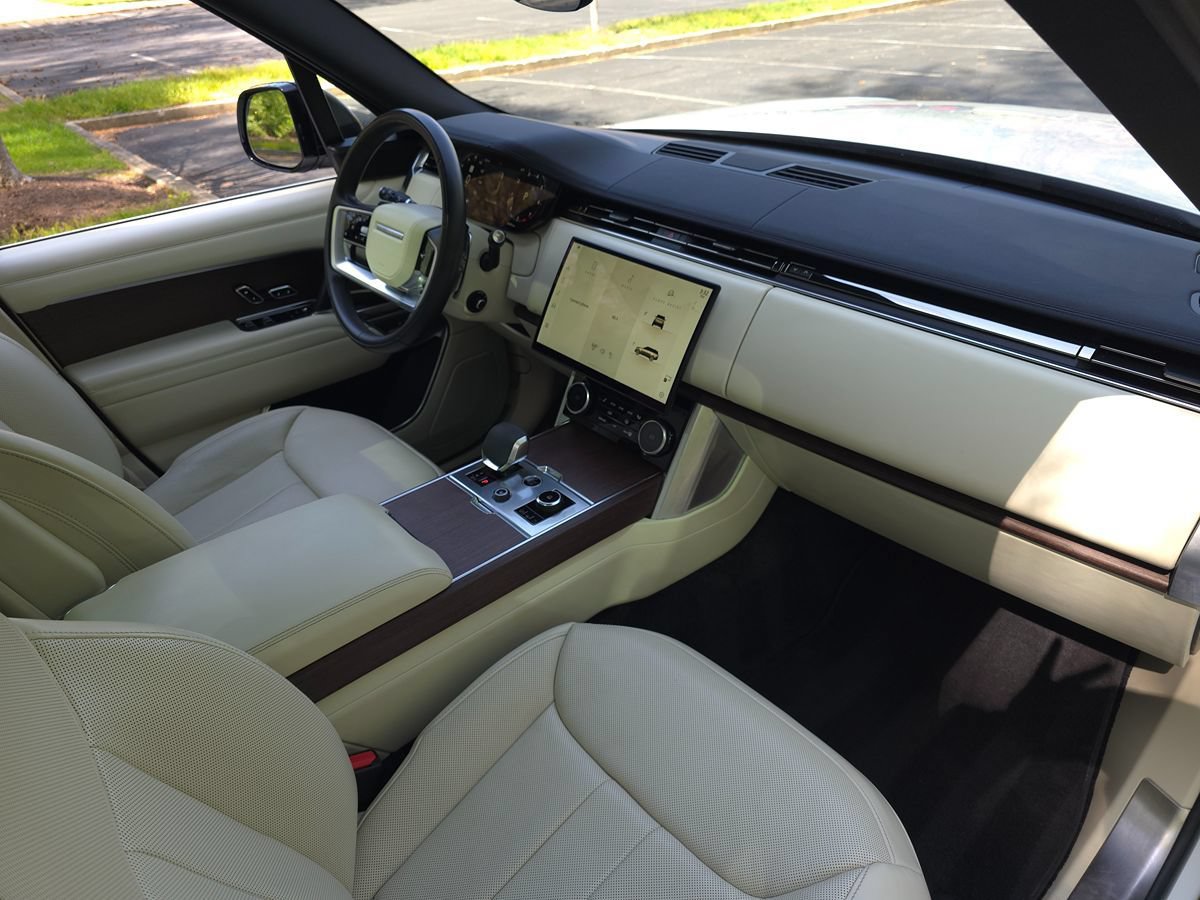 Used 2023 Land Rover Range Rover SE AWD/4WD image 22