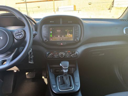Used 2025 Kia Soul LX w/ LX Technology Package image 17