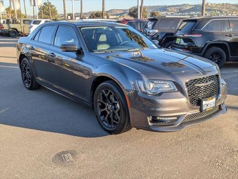 Certified 2022 Chrysler 300 Touring L image 3