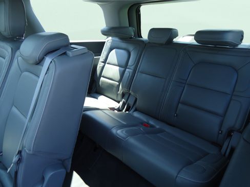 Used 2019 Lincoln Navigator Reserve AWD/4WD image 32
