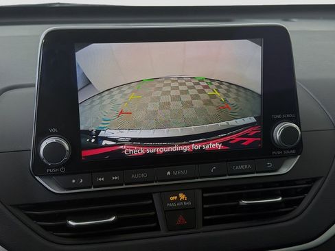 Used 2022 Nissan Altima 2.5 SV FWD image 17