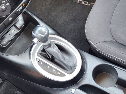 Used 2016 Kia Soul FWD image 14