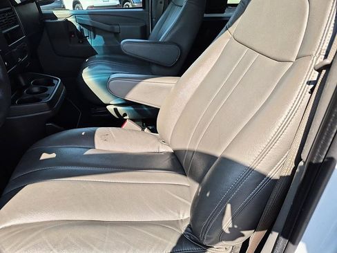 Used 2019 Chevrolet Express 2500 w/ Enhanced Convenience Package RWD image 15