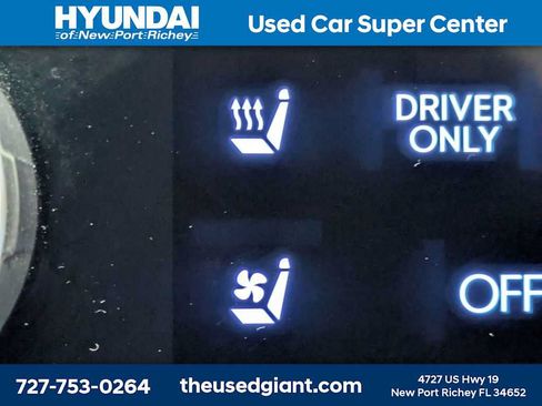 Used 2024 Hyundai Santa Fe Limited AWD/4WD image 30