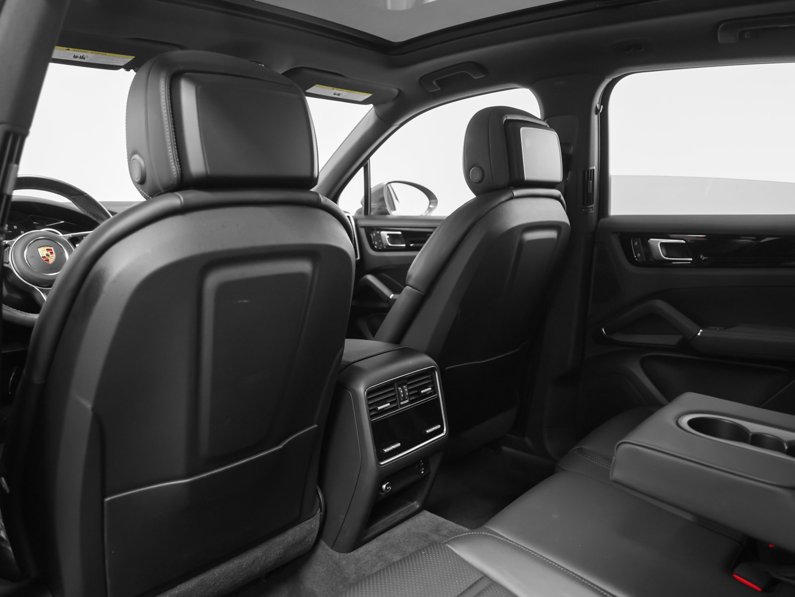 Certified 2023 Porsche Cayenne AWD/4WD image 35