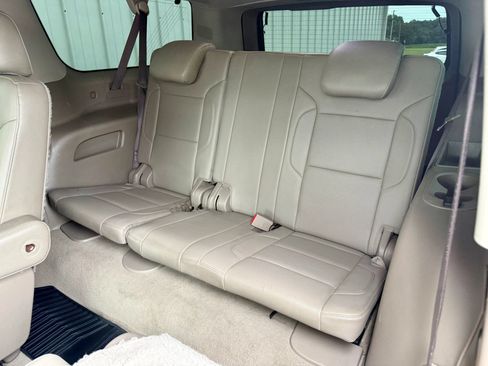 Used 2020 Chevrolet Suburban Premier AWD/4WD image 32