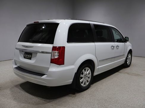 Used 2015 Chrysler Town & Country Touring w/ Driver Convenience Group FWD image 2