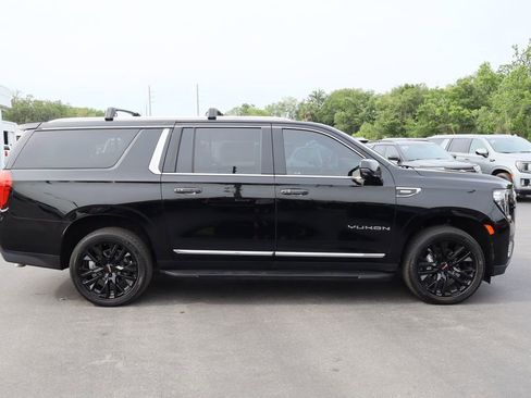 Certified 2021 GMC Yukon XL SLT w/ SLT Luxury Package AWD/4WD image 10